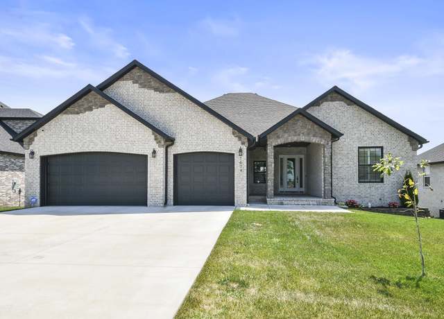 Property at 1674 N Marlowe Ave, Springfield, MO 65802, 4 beds, 3 baths