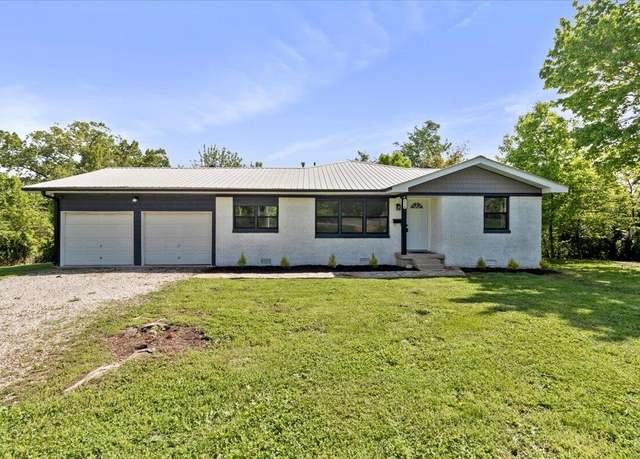 Property at 426 S Thayer Ave, West Plains, MO 65775, 4 beds, 2.5 baths