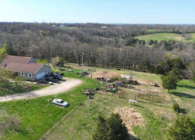 Property at 828 Burnett Rd, Seymour, MO 65746, 4 beds, 2.5 baths