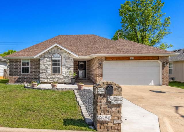 Property at 3645 W Page St, Springfield, MO 65802, 3 beds, 2 baths