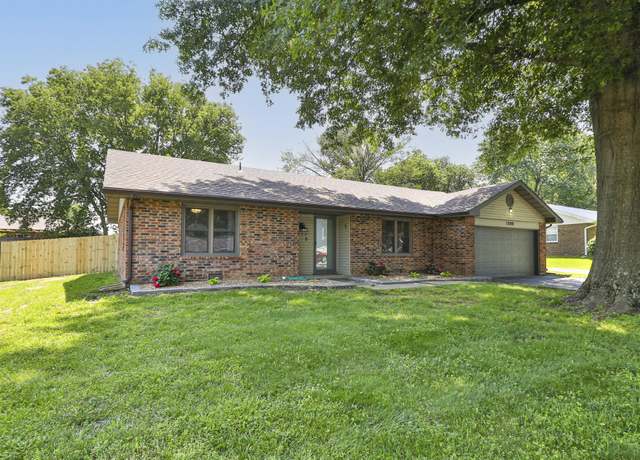 Property at 1306 S Oakland Ave, Bolivar, MO 65613, 3 beds, 2 baths