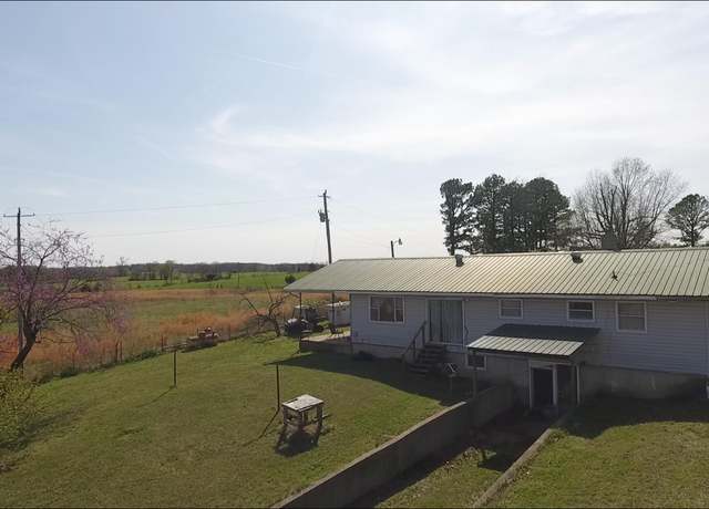 Property at 960 County Road 249, Thayer, MO 65791, 3 beds, 1.5 baths