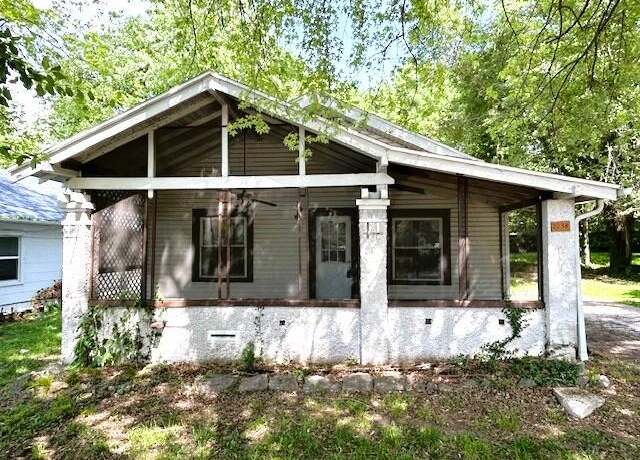 Property at 2238 N Rogers Ave, Springfield, MO 65803, 2 beds, 1 bath