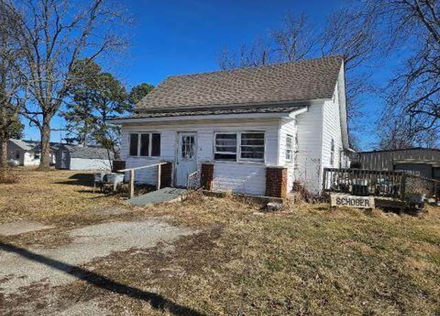 Property at 1110 N Wall St, Mountain Grove, MO 65711, 3 beds, 1 bath