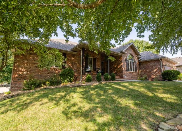 Property at 4719 S Turnberry Ave, Springfield, MO 65810, 5 beds, 3.5 baths