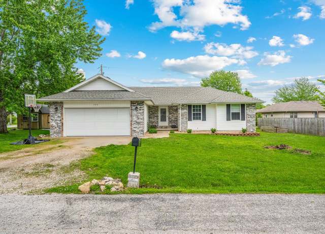 Property at 500 Glenview Dr, Sparta, MO 65753, 3 beds, 2 baths