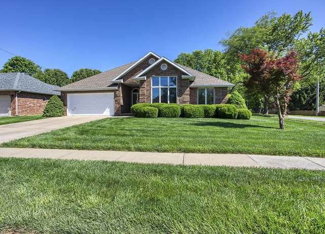 Property at 2177 E Sequiota St, Springfield, MO 65804, 3 beds, 2 baths