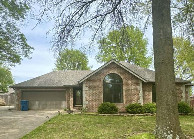 Property at 905 Park, Nixa, MO 65714, 3 beds, 2 baths