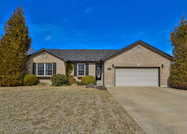 Property at 1175 E Maupin St, Bolivar, MO 65613, 3 beds, 2 baths