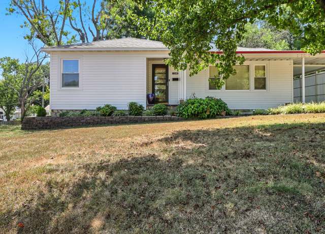 Property at 1048 W 3rd St, West Plains, MO 65775, 3 beds, 1 bath