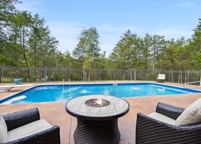 Property at 807 S Stanford Dr, Rogersville, MO 65742, 5 beds, 4.5 baths
