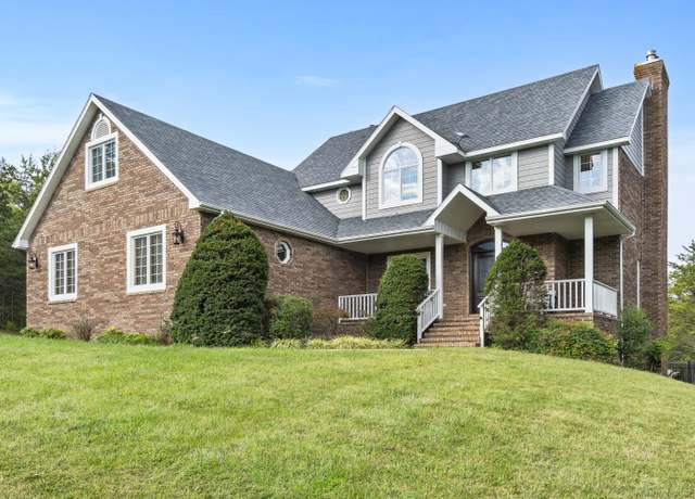 Property at 807 S Stanford Dr, Rogersville, MO 65742, 5 beds, 4.5 baths