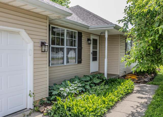 Property at 628 W Danielle St, Republic, MO 65738, 3 beds, 2 baths