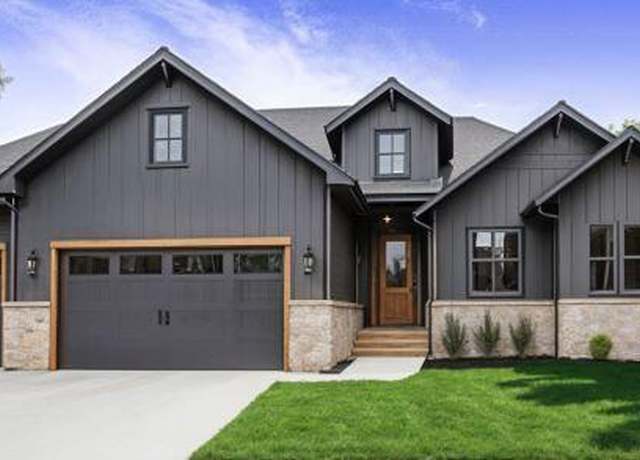 Property at 6068 S Clay Ave, Springfield, MO 65810, 5 beds, 3.5 baths