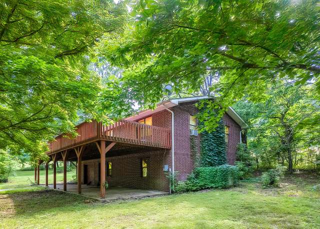 Property at 2048 County Road 27, Mountain Home, AR 72653, 2 beds, 1 bath