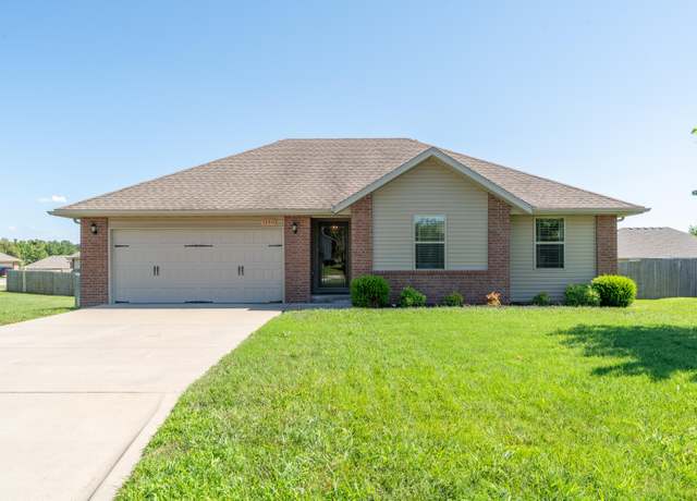 Property at 5590 W Sunflower Dr, Springfield, MO 65802, 3 beds, 2 baths