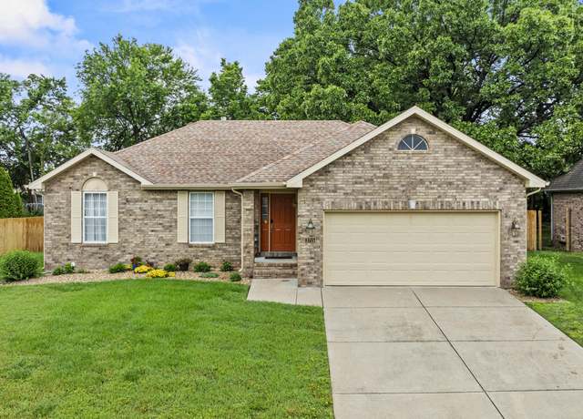 Property at 3715 E Alameda St, Springfield, MO 65809, 4 beds, 3 baths