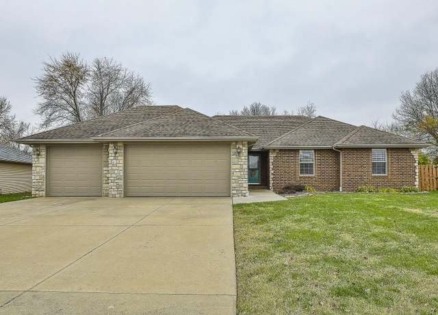 Property at 3181 N Western Ave, Springfield, MO 65803, 3 beds, 2 baths