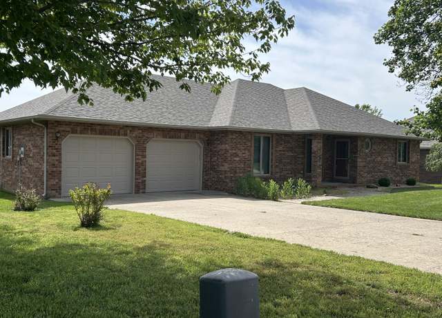 Property at 1660 S Meadow Ln, Bolivar, MO 65613, 3 beds, 2 baths