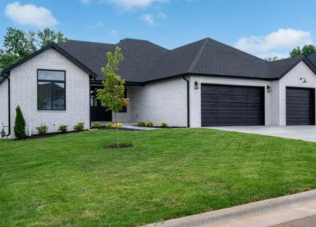 Property at 3800 W Broadmoor St, Springfield, MO 65807, 4 beds, 2 baths