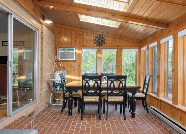 Property at 203 Roberts Dr, Mt Vernon, MO 65712, 4 beds, 2.5 baths