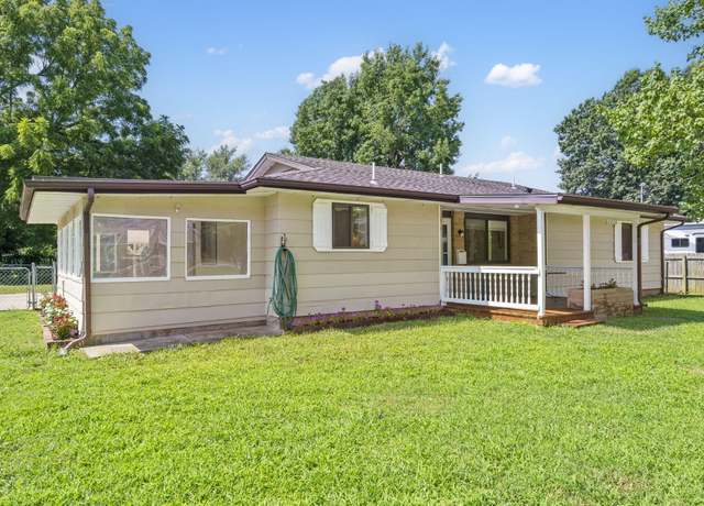 Property at 2222 W Nichols St, Springfield, MO 65802, 3 beds, 2 baths