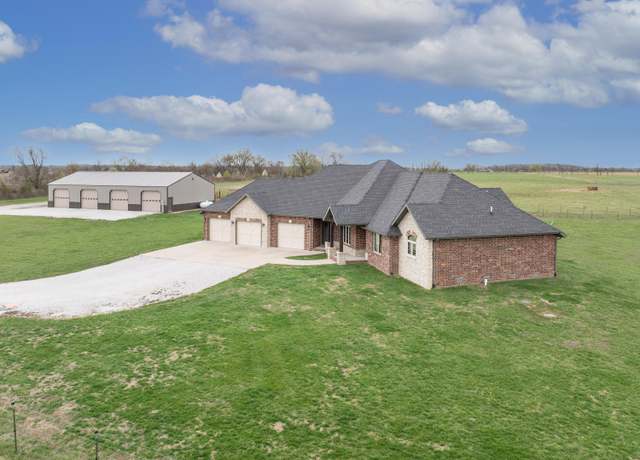 Property at 21640 Lawrence 2192, Aurora, MO 65605, 3 beds, 2.5 baths