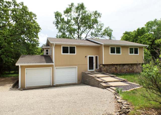 Property at 126 Soper Ln, Branson, MO 65616, 2 beds, 2 baths