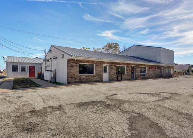 Property at 610-616 S Locust St, Buffalo, MO 65622, 9 beds, 1 bath