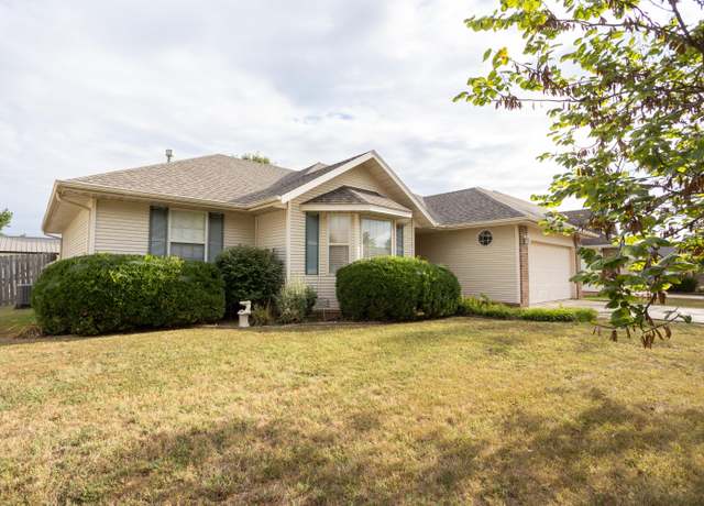Property at 2327 E Lee St, Republic, MO 65738, 3 beds, 2 baths