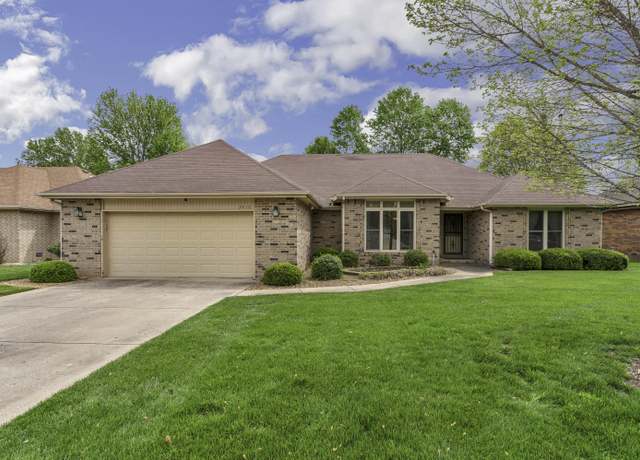 Property at 3416 S Barnes Ave, Springfield, MO 65804, 4 beds, 2.5 baths