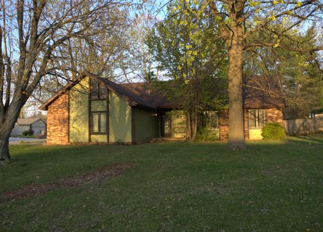 Property at 3840 S Colgate Ave, Springfield, MO 65807, 3 beds, 2 baths