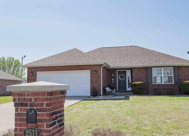 Property at 2511 S Hartford Ave, Bolivar, MO 65613, 3 beds, 2 baths