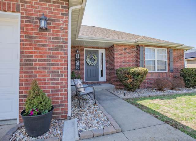 Property at 2511 S Hartford Ave, Bolivar, MO 65613, 3 beds, 2 baths
