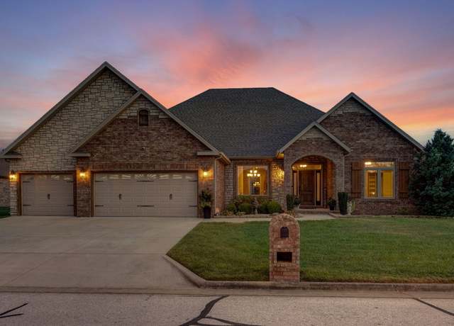 Property at 910 W Lorenza Dr, Nixa, MO 65714, 4 beds, 3 baths