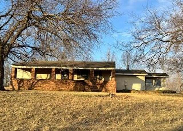 Property at 631 E Dade 44, Greenfield, MO 65661, 2 beds, 2 baths