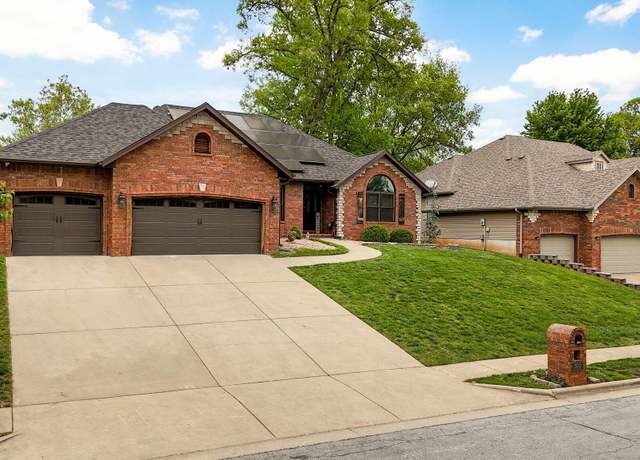 Property at 855 E Gaslight Dr, Springfield, MO 65810, 4 beds, 2 baths