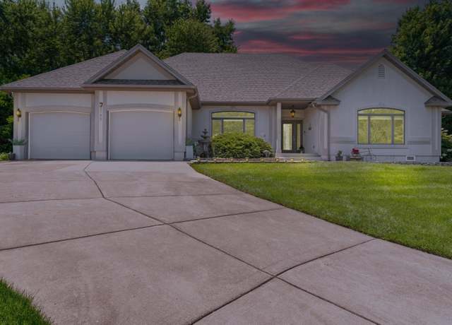 Property at 3702 E Dartmoor Ct, Springfield, MO 65802, 4 beds, 2.5 baths