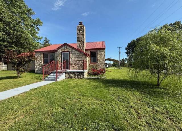 Property at 215 Hill Ave, Mammoth Spring, AR 72554, 4 beds, 3 baths