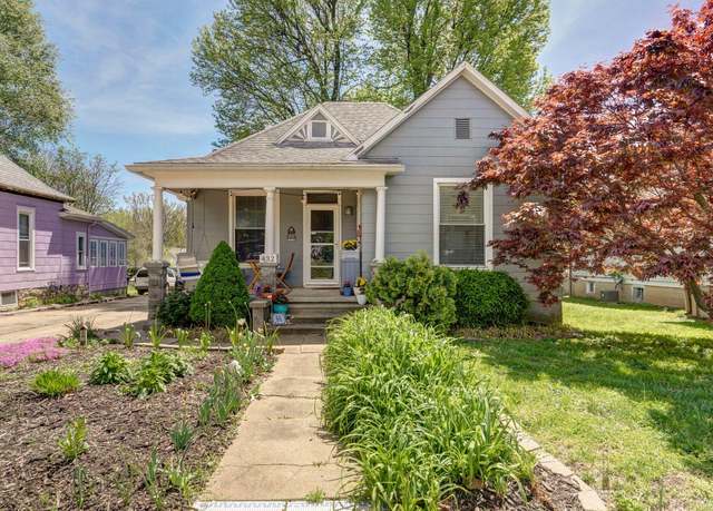 Property at 432 W Madison St, Springfield, MO 65806, 3 beds, 2 baths