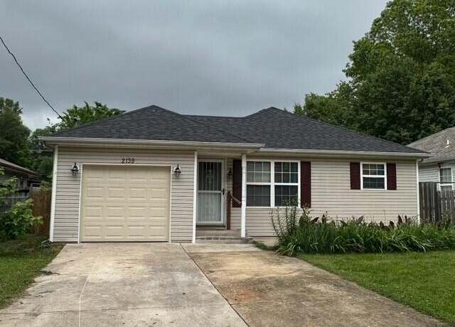 Property at 2139 W Wall St, Springfield, MO 65802, 3 beds, 1 bath