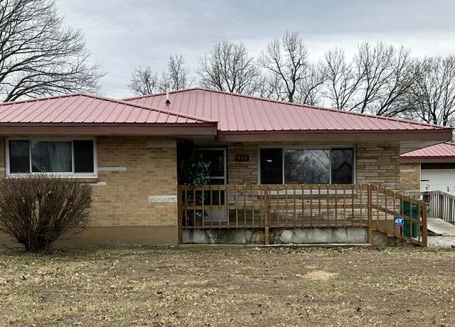 Property at 826 E Dorris Ave, Mountain Grove, MO 65711, 3 beds, 1.5 baths