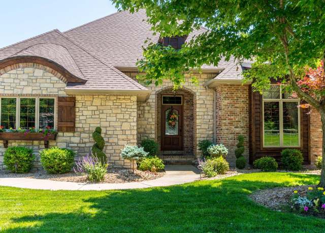 Property at 6046 S Parkhaven Ln, Springfield, MO 65810, 3 beds, 3.5 baths