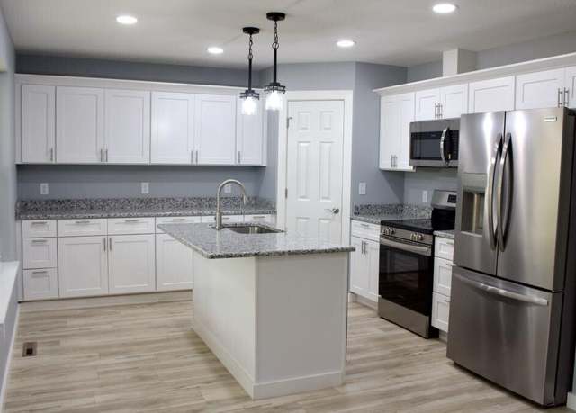 Property at 146 Mound St, Forsyth, MO 65653, 3 beds, 2 baths