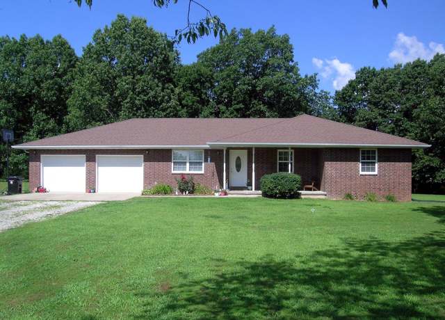 Property at 131 Sweetbriar Dr, Marshfield, MO 65706, 3 beds, 2.5 baths