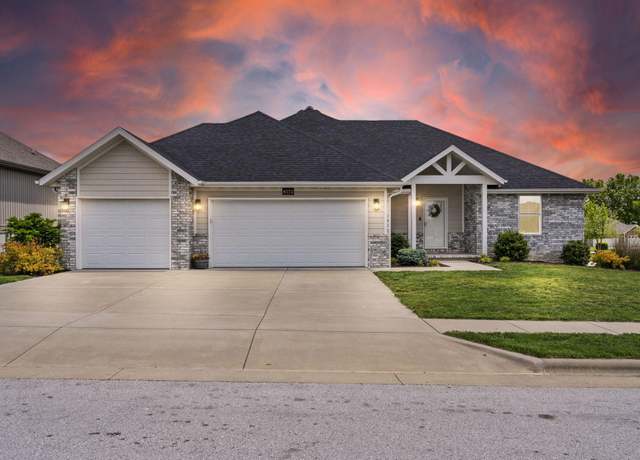 Property at 4572 Venice Ave, Ozark, MO 65721, 3 beds, 2 baths