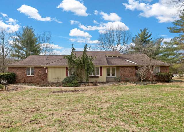 Property at 4850 E Royal Dr, Springfield, MO 65809, 4 beds, 3 baths