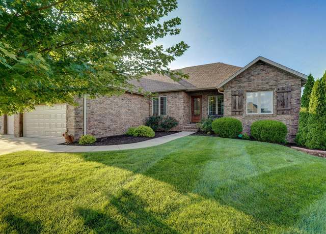 Property at 1653 N Oakfair Pl, Springfield, MO 65802, 6 beds, 3 baths