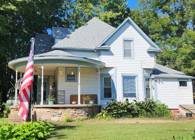 Property at 101 W Main St, West Plains, MO 65775, 3 beds, 2 baths