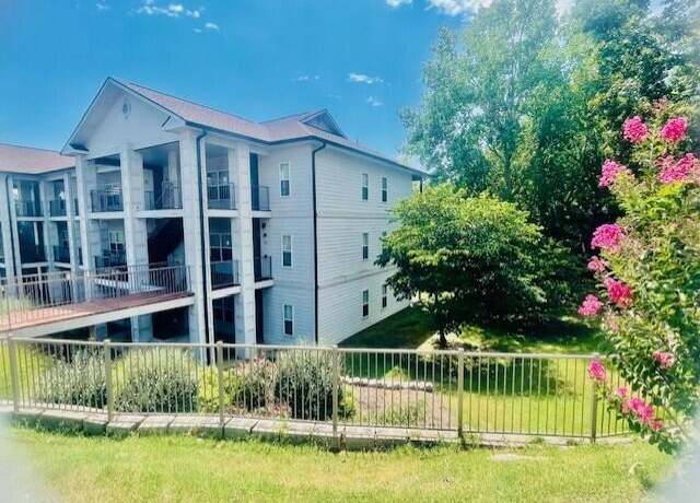 Property at 114 Oxford Dr #2, Branson, MO 65616, 3 beds, 2 baths